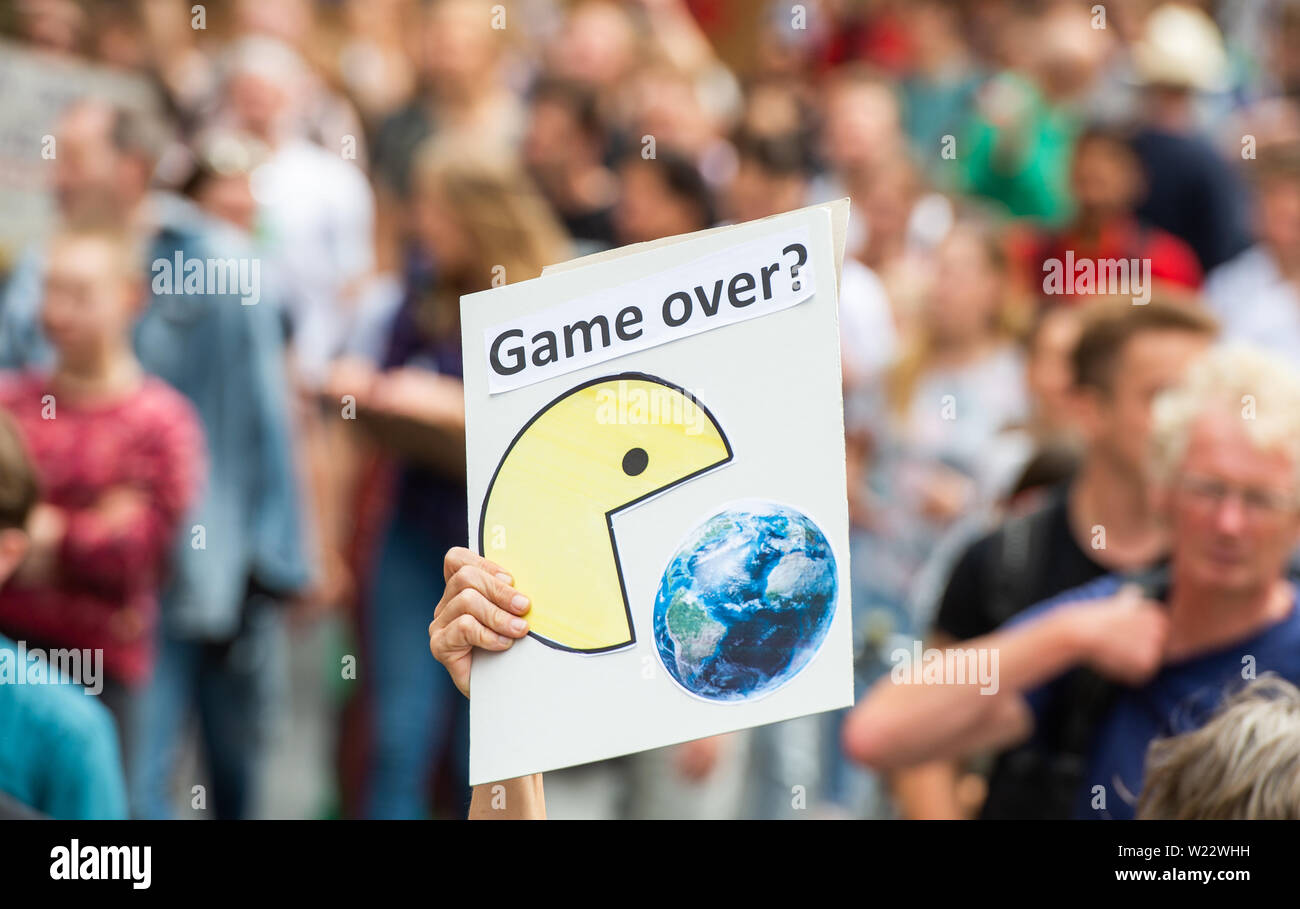 Pac Man Eating High Resolution Stock Photography And Images Alamy