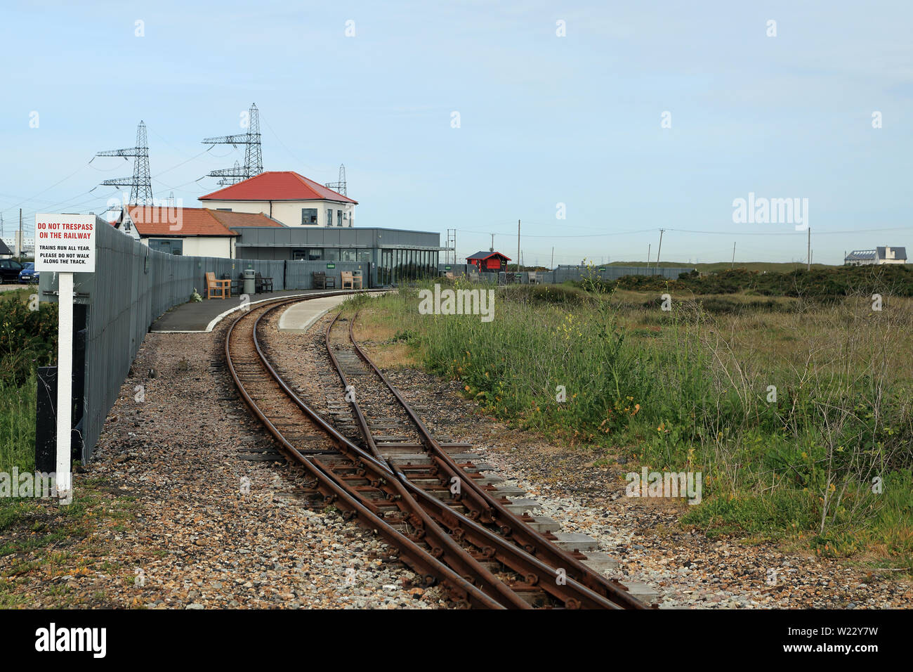 View of Dungeness station on Romney Hythe and Dungeness light railway and  railway track from Dungeness Road, Dungeness, Kent, United Kingdom Stock  Photo - Alamy
