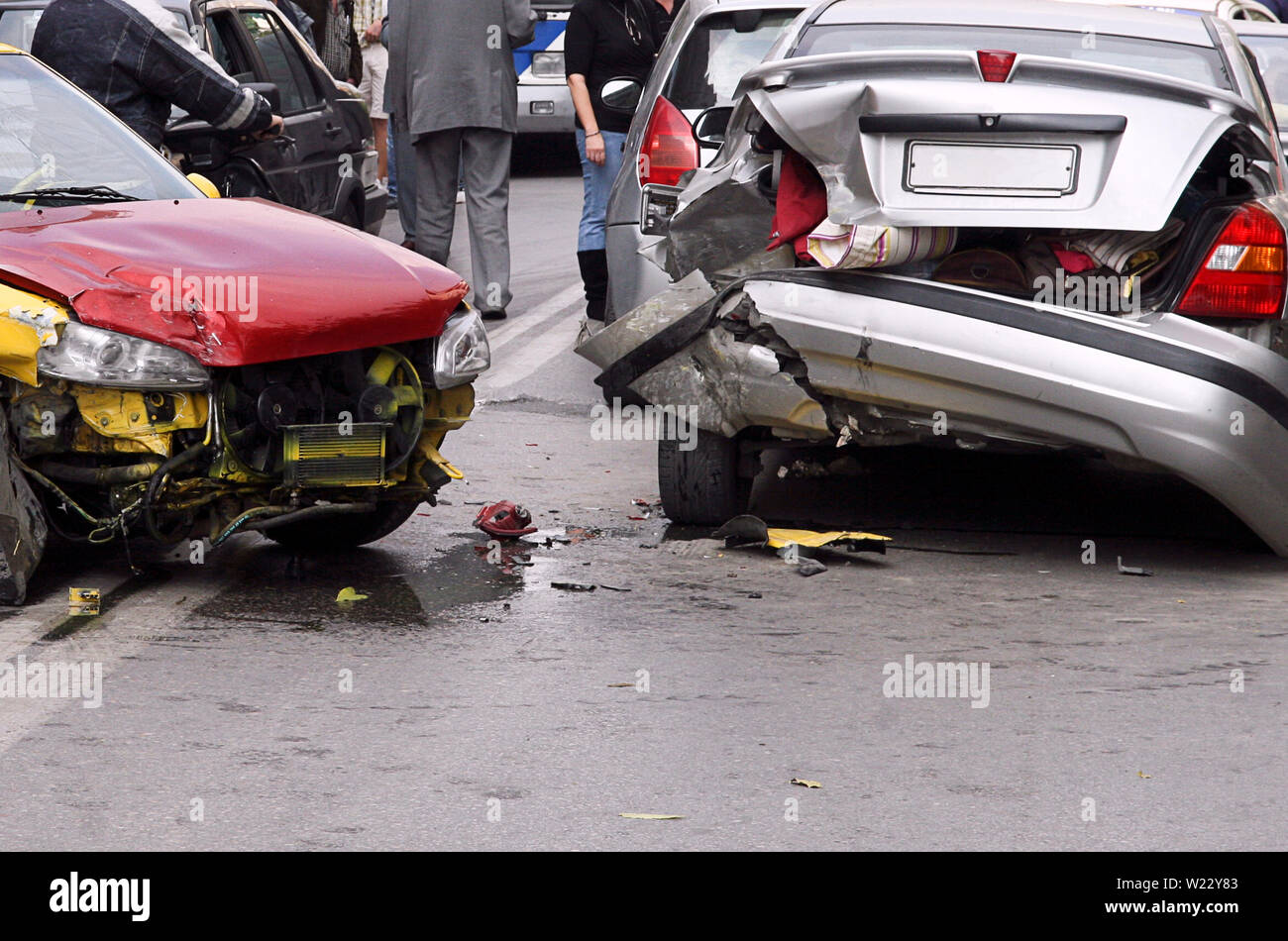 Crash cars hi-res stock photography and images - Alamy
