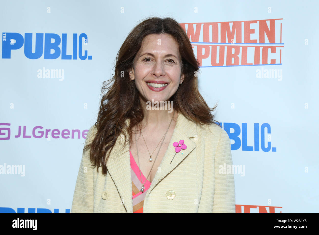 Public 2019. Jessica Hecht в молодости.