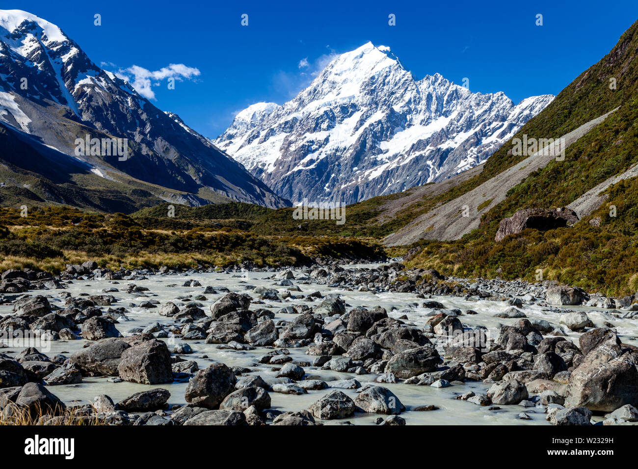A View Of Mount Cook From The Hooker Valley Track, Aoraki/Mt Cook National Park, South Island, New Zealand Stock Photo