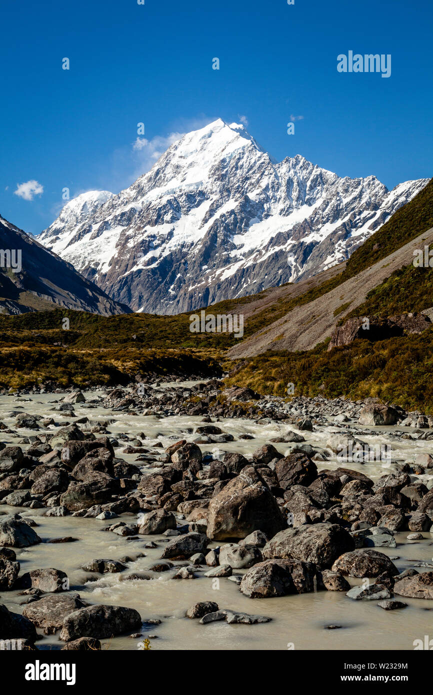 A View Of Mount Cook From The Hooker Valley Track, Aoraki/Mt Cook National Park, South Island, New Zealand Stock Photo