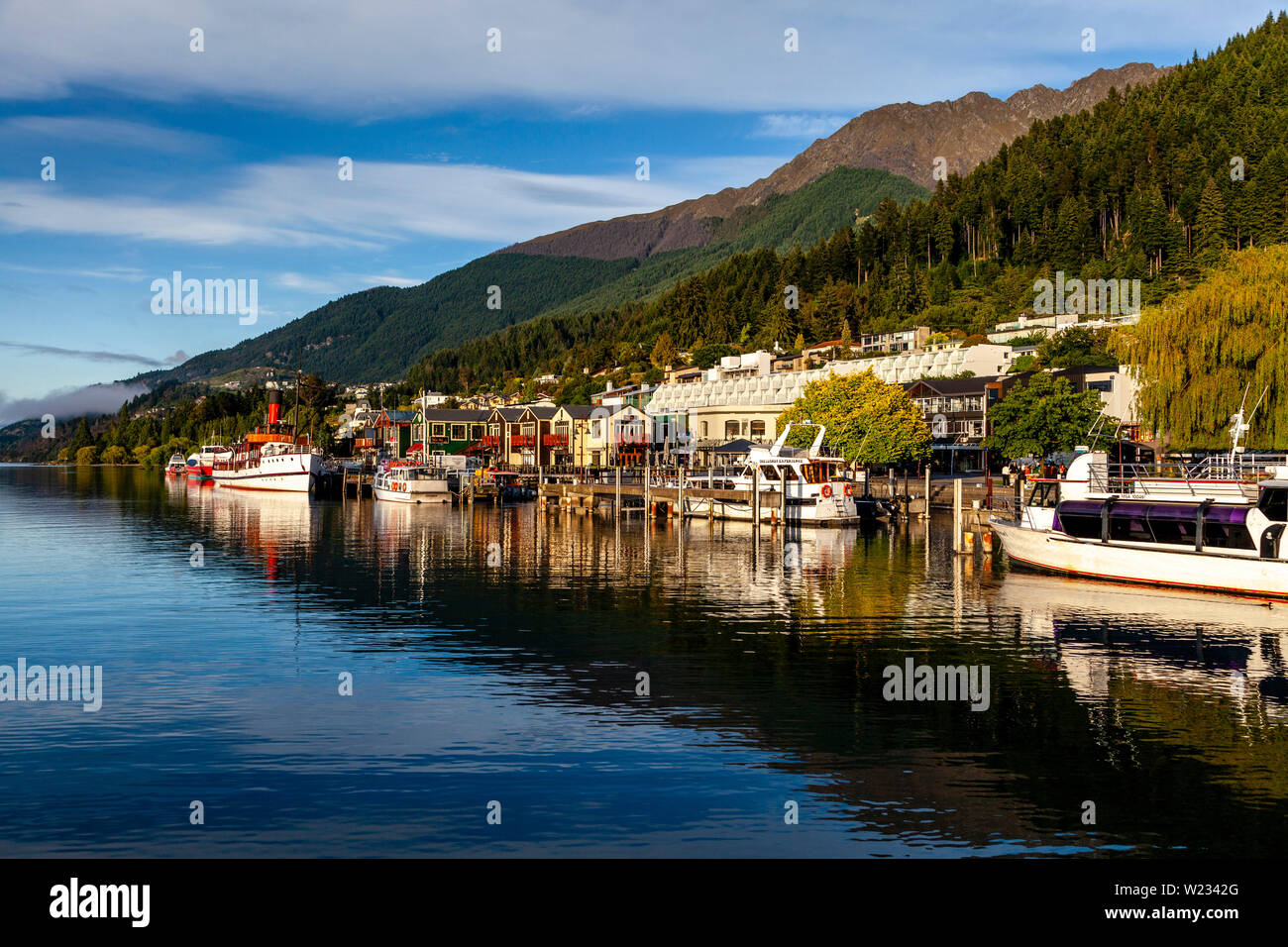 Lake Wakatipu and Queenstown, Otago, South Island, New Zealand Stock ...