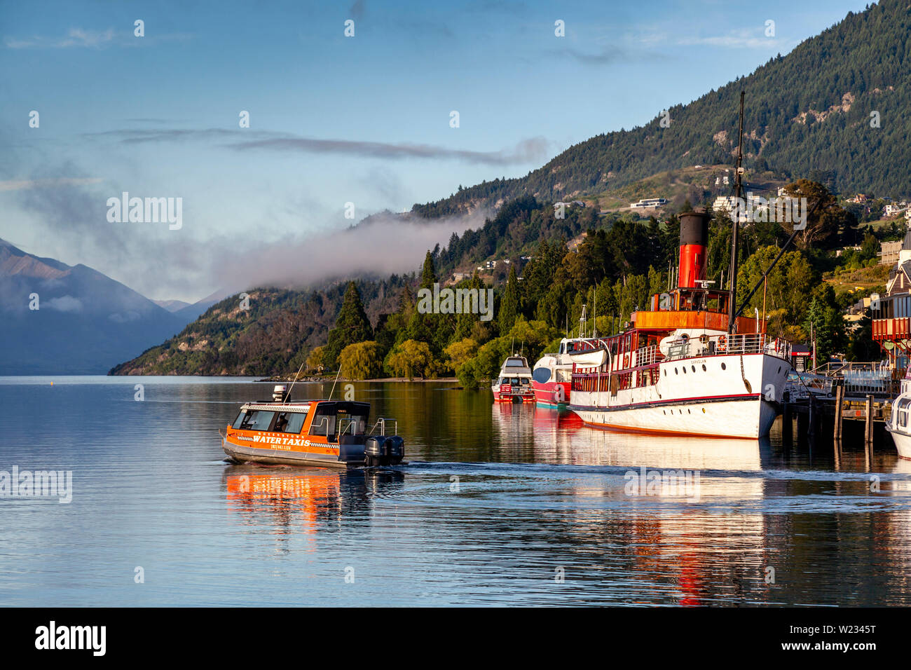 Lake Wakatipu and Queenstown, Otago, South Island, New Zealand Stock ...