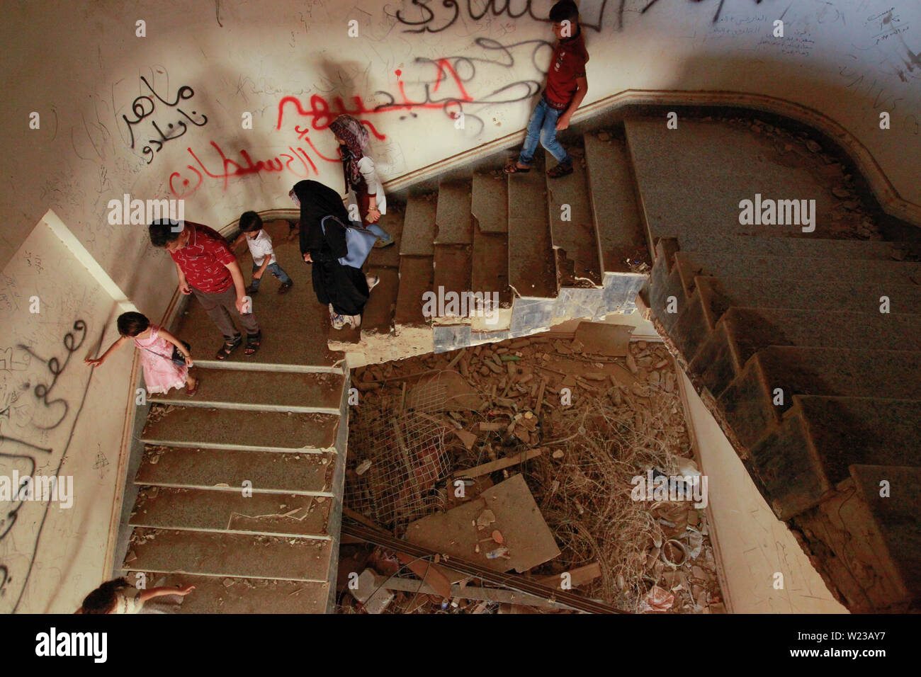 Saddam hussein palace hi-res stock photography and images - Alamy