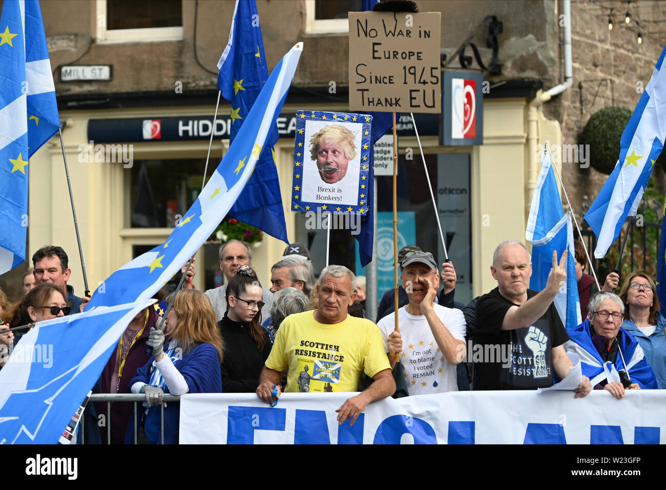 Perth, Scotland, United Kingdom. 05th July, 2019. Independence and Remain supporters protest outside Perth Concert Hall before Conservative Party leadership contenders Boris Johnson and Jeremy Hunt take part in one of a series of leadership election hustings for party members around the UK. Credit: Ken Jack/Alamy Live News Stock Photo