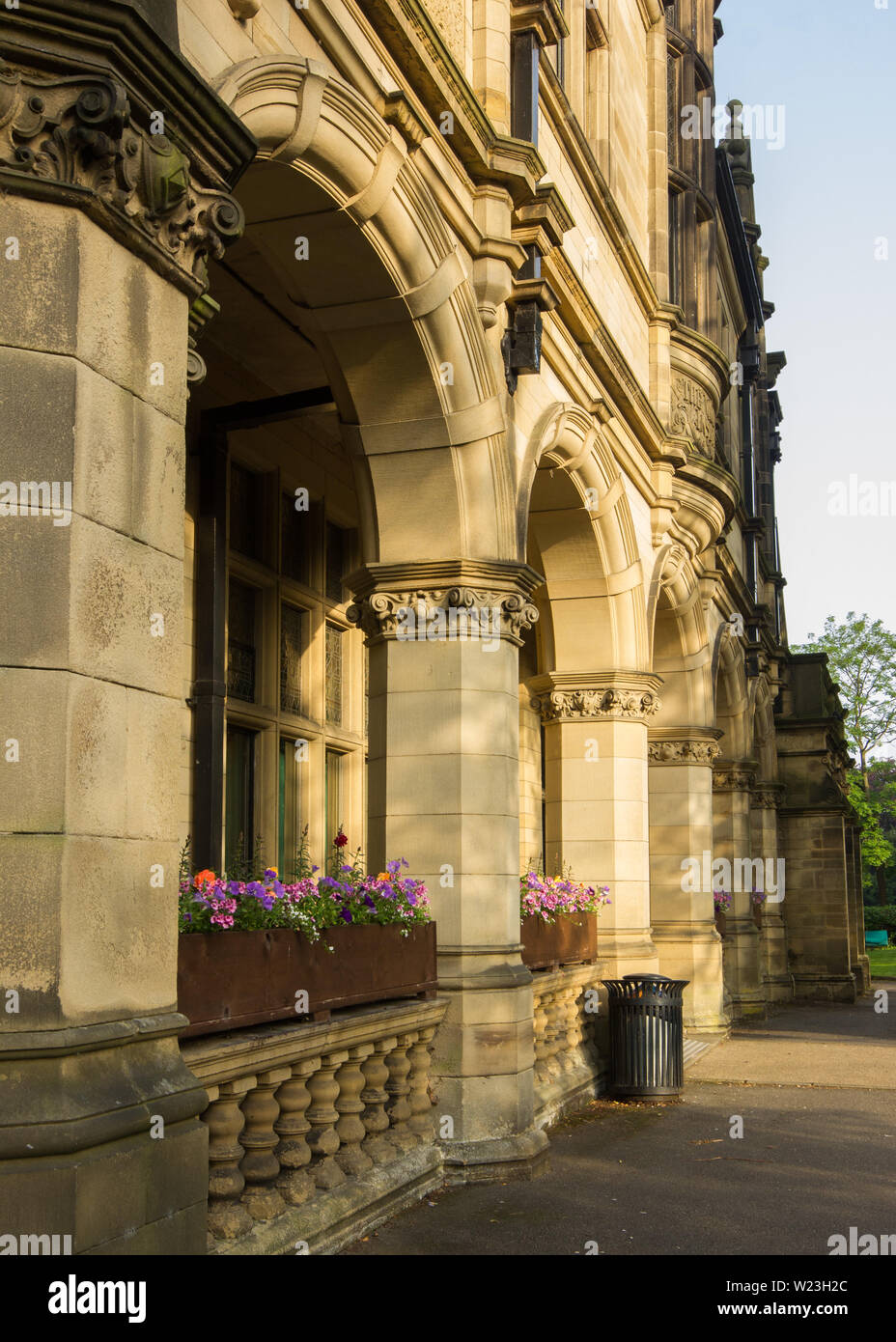 Whitworth Institute at Darley Dale Derbyshire UK Stock Photo Alamy