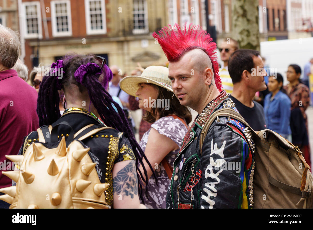 Red Mohican Hair Style High Resolution Stock Photography And Images Alamy
