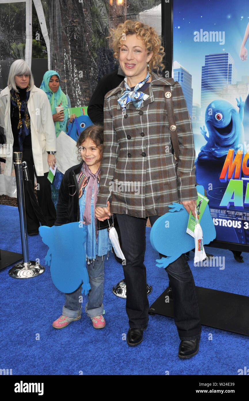 Alex Kingston Daughter – Elizabeth Freestone 2023 Production – ORIUQM