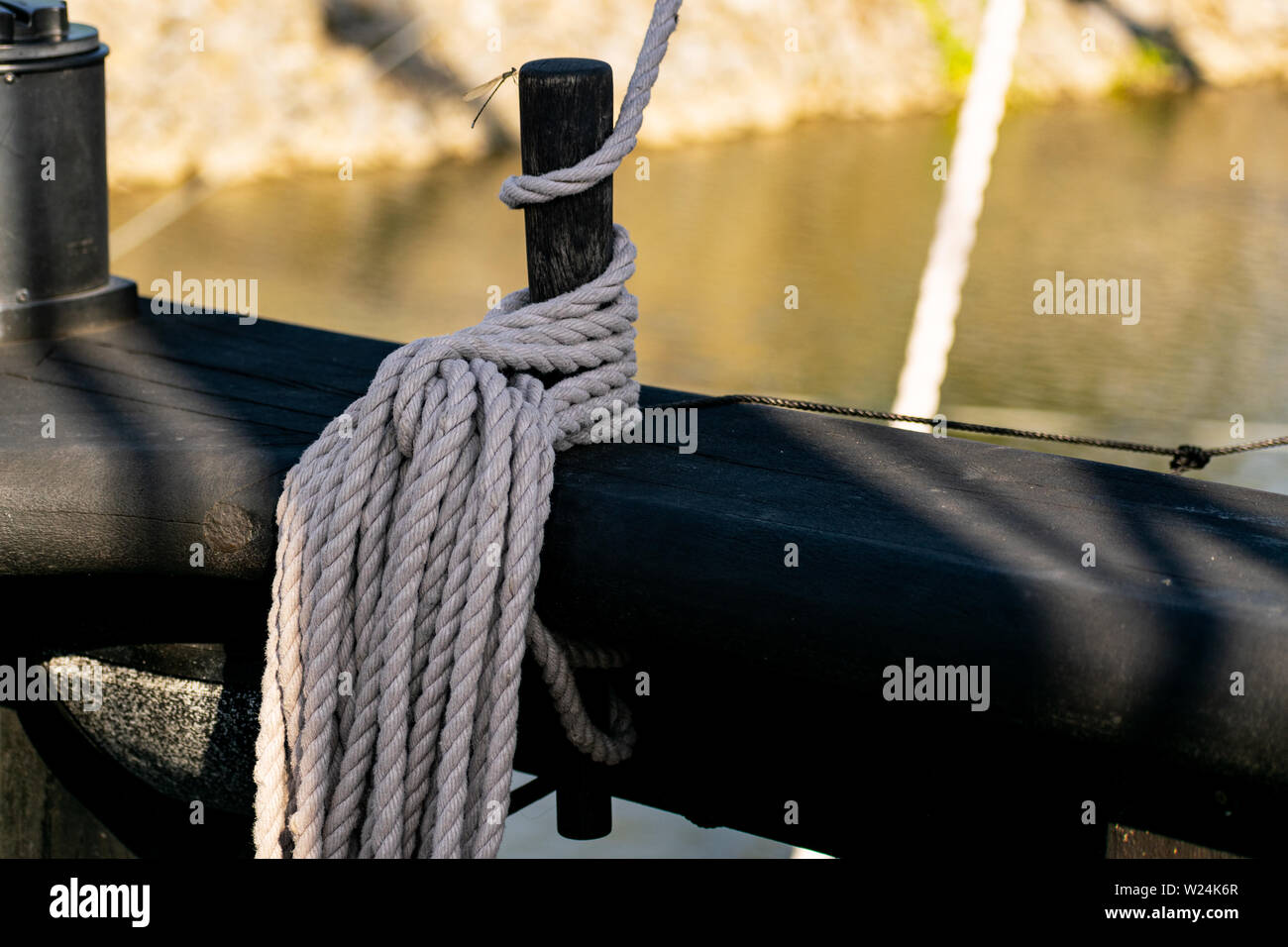 Sailing knots hi-res stock photography and images - Alamy