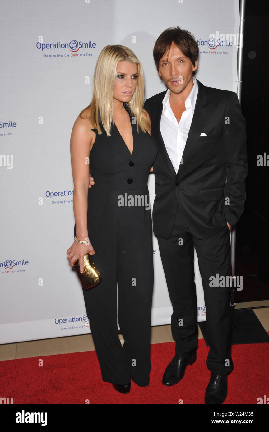 Los Angeles Ca October 02 2009 Jessica Simpson Hairstylist