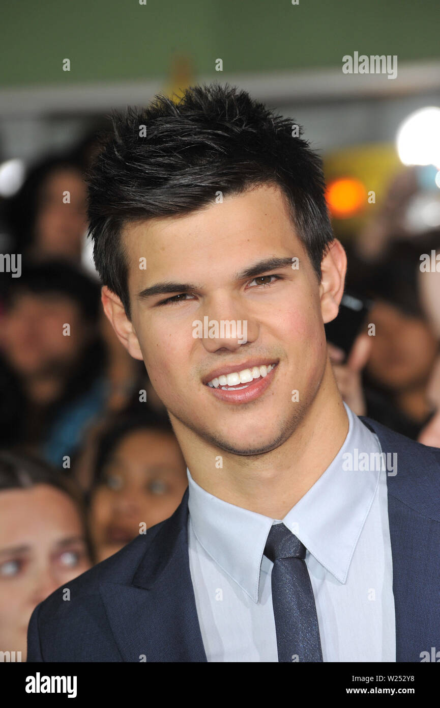 LOS ANGELES, CA. November 16, 2009: Taylor Lautner at the world premiere of  his new movie 