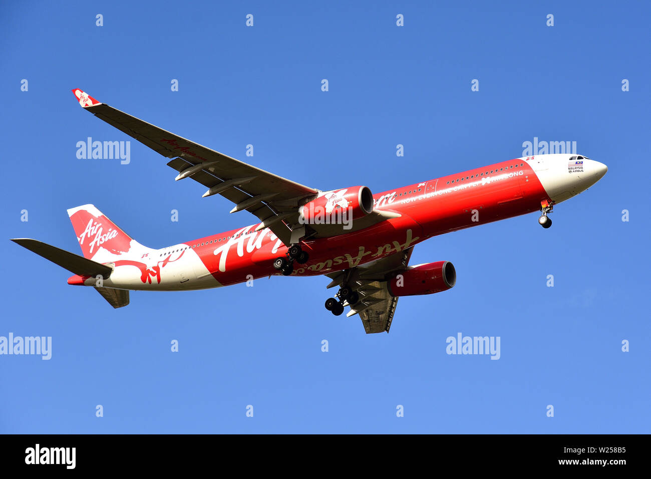 Airbus A330-300 9M-XXS of Air Asia X, on approach to Perth Airport, Western Australia Stock Photo