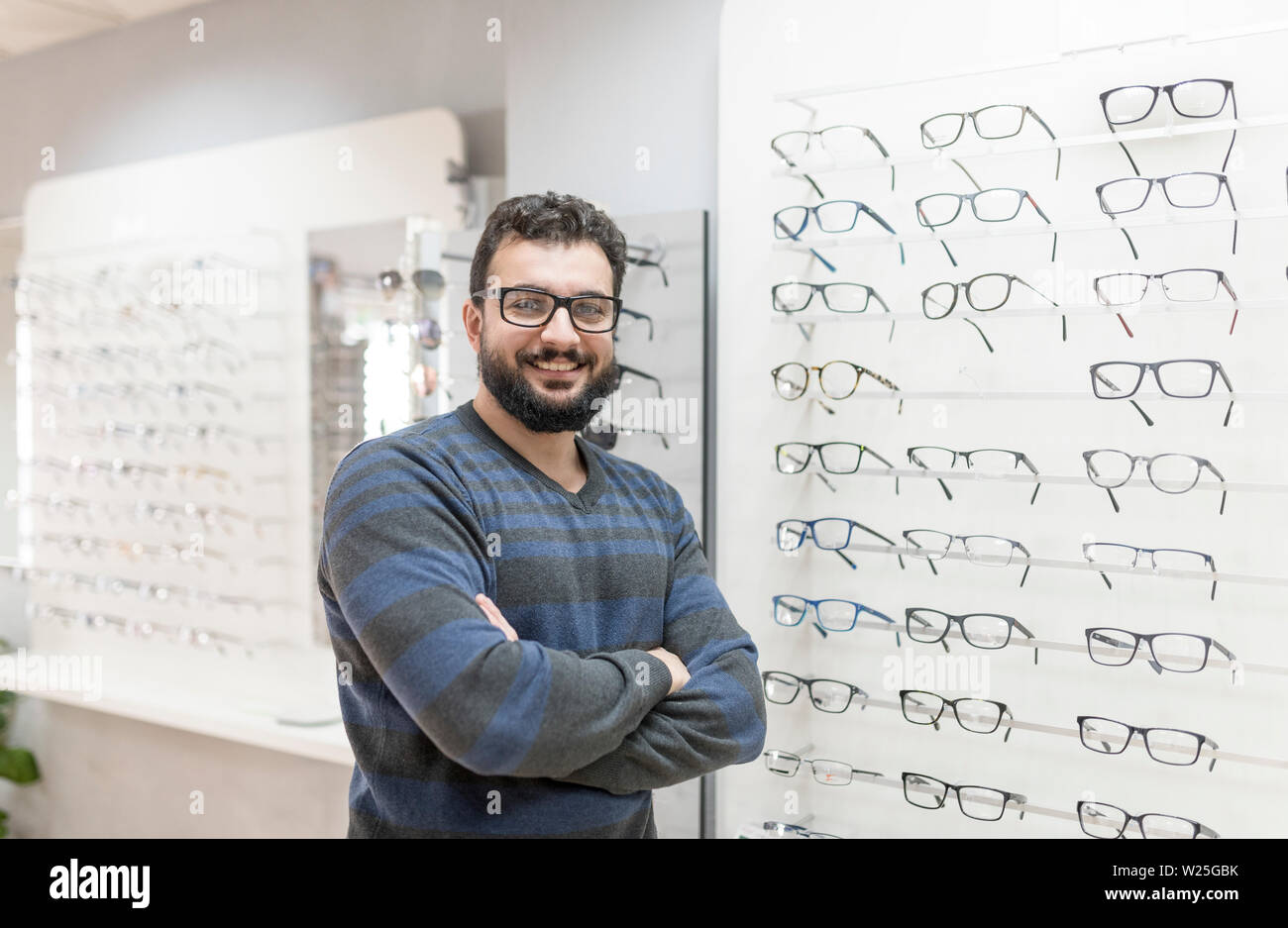 Eyeglasses buying hires stock photography and images Alamy