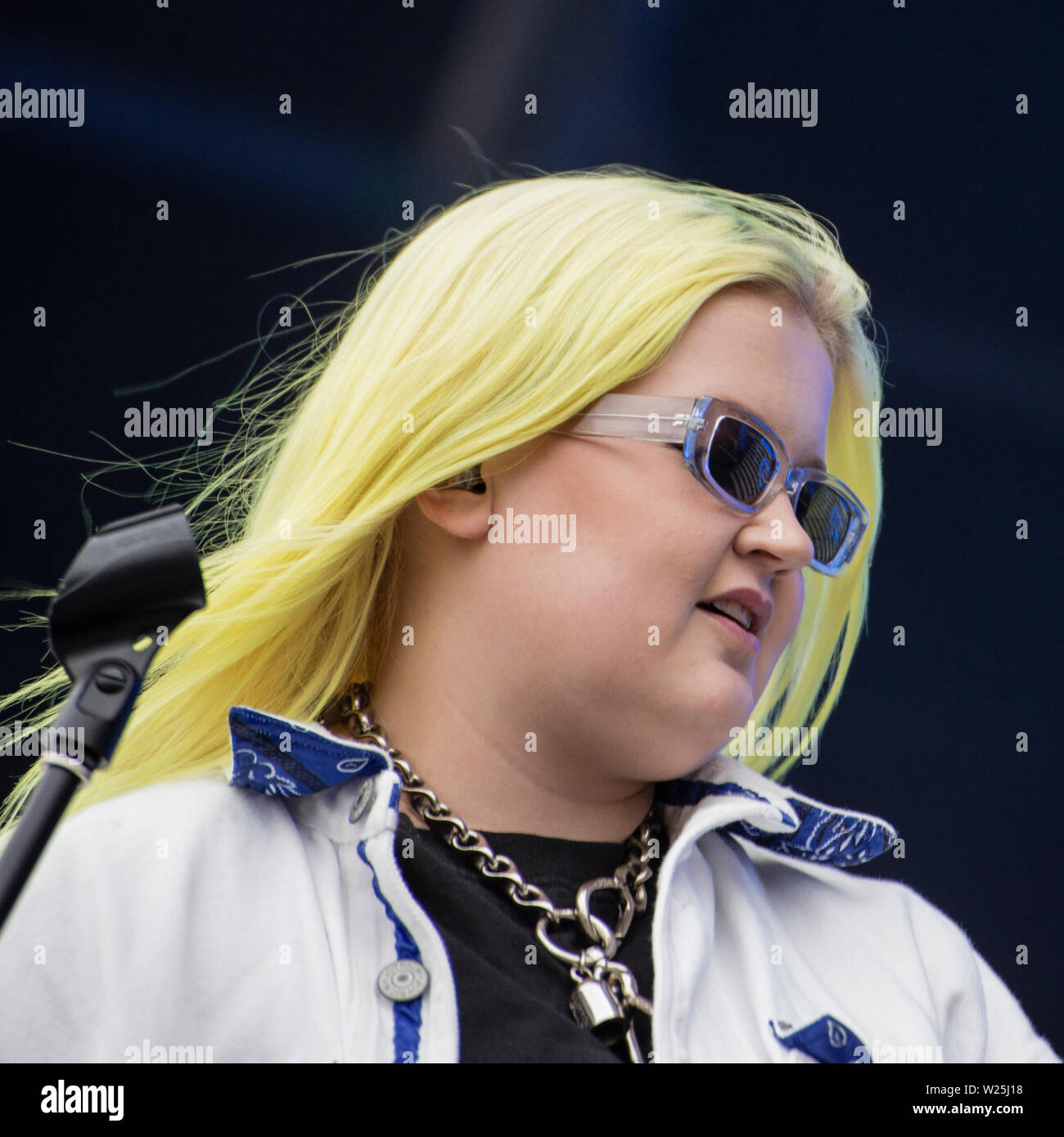 Alma singer hi-res stock photography and images - Alamy
