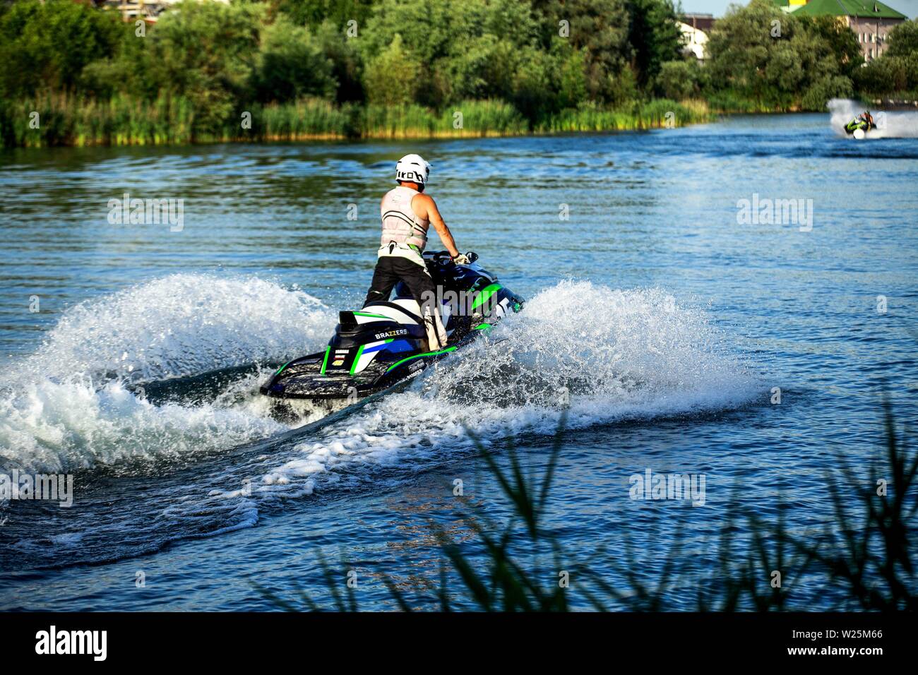 Water spray on bike hi-res stock photography and images - Alamy