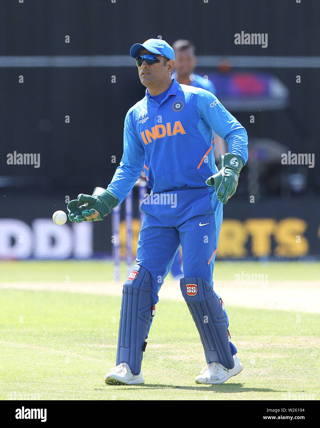dhoni wallpapers