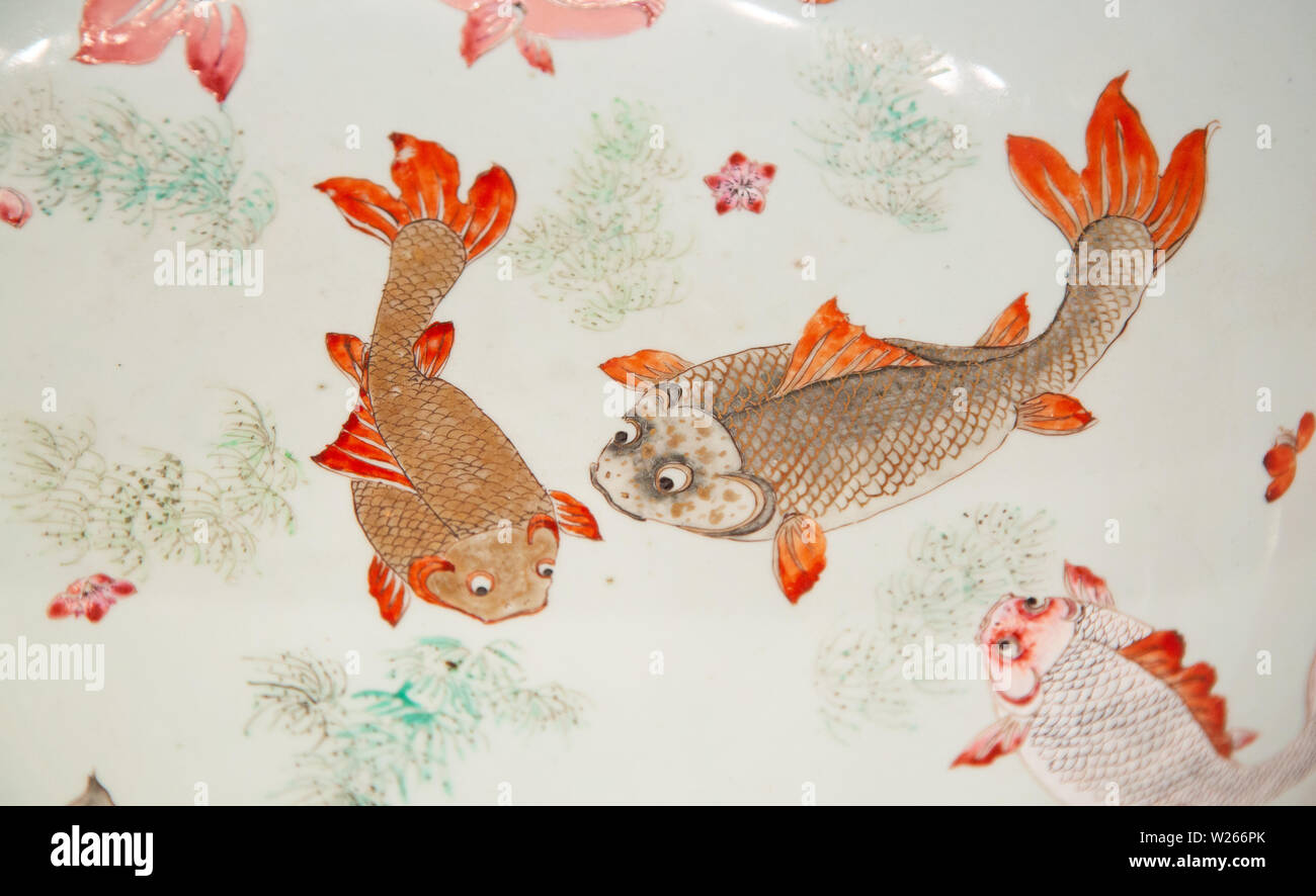 Painting on the ancient chinese porcelain Stock Photo - Alamy
