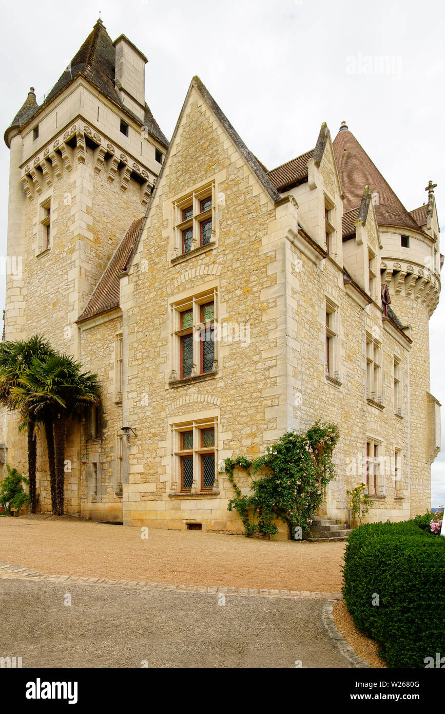 Château des Milandes is a manor house in the commune of Castelnaud-la-Chapelle in the Dordogne département of France. Stock Photo