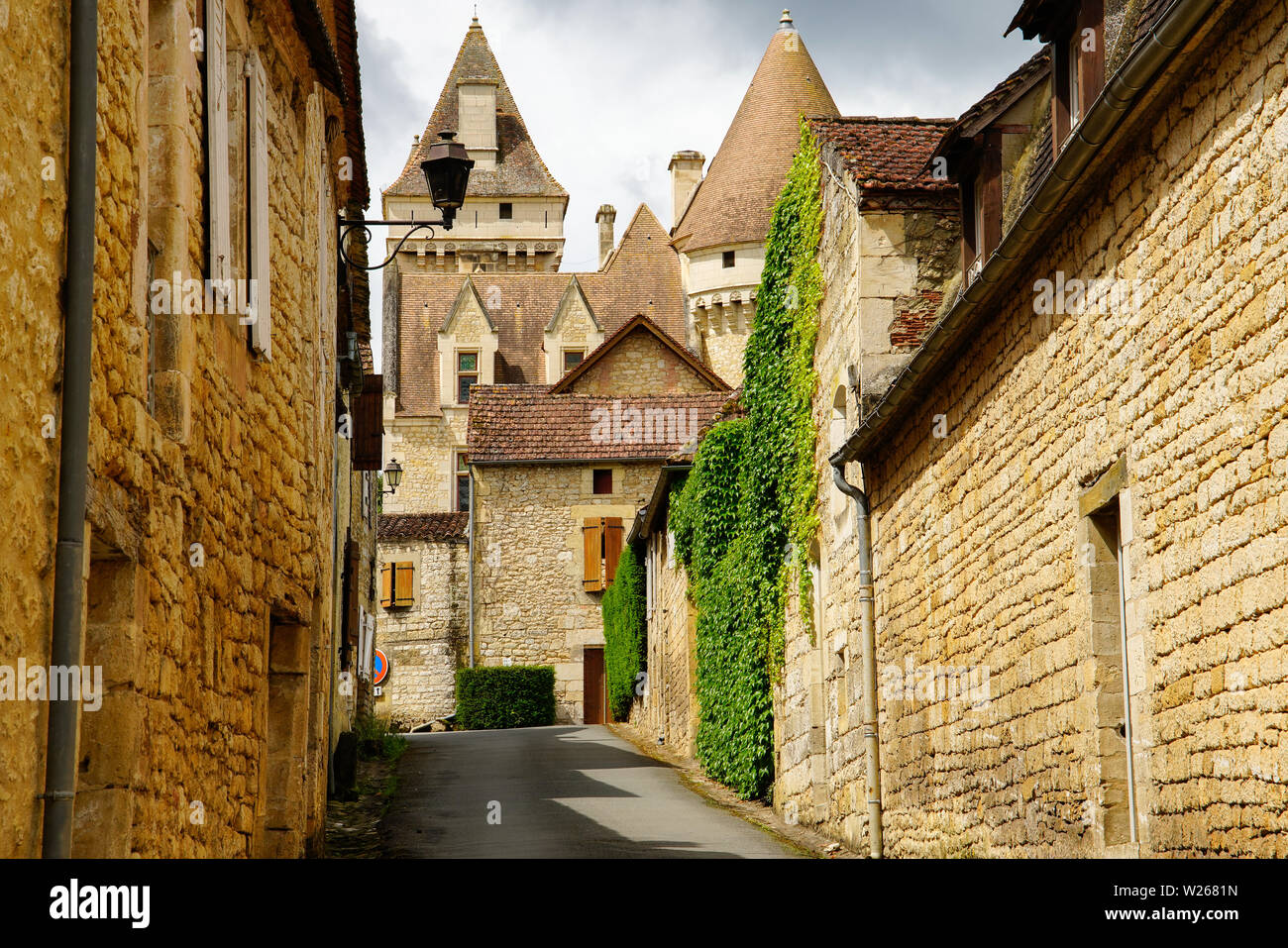 Château des Milandes is a manor house in the commune of Castelnaud-la-Chapelle in the Dordogne département of France. Stock Photo