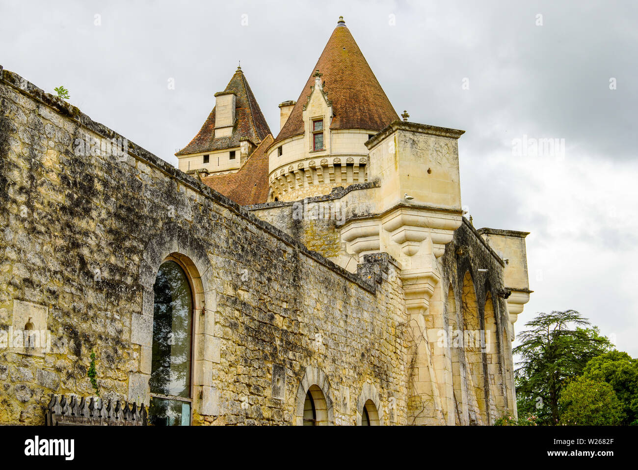 Château des Milandes is a manor house in the commune of Castelnaud-la-Chapelle in the Dordogne département of France. Stock Photo