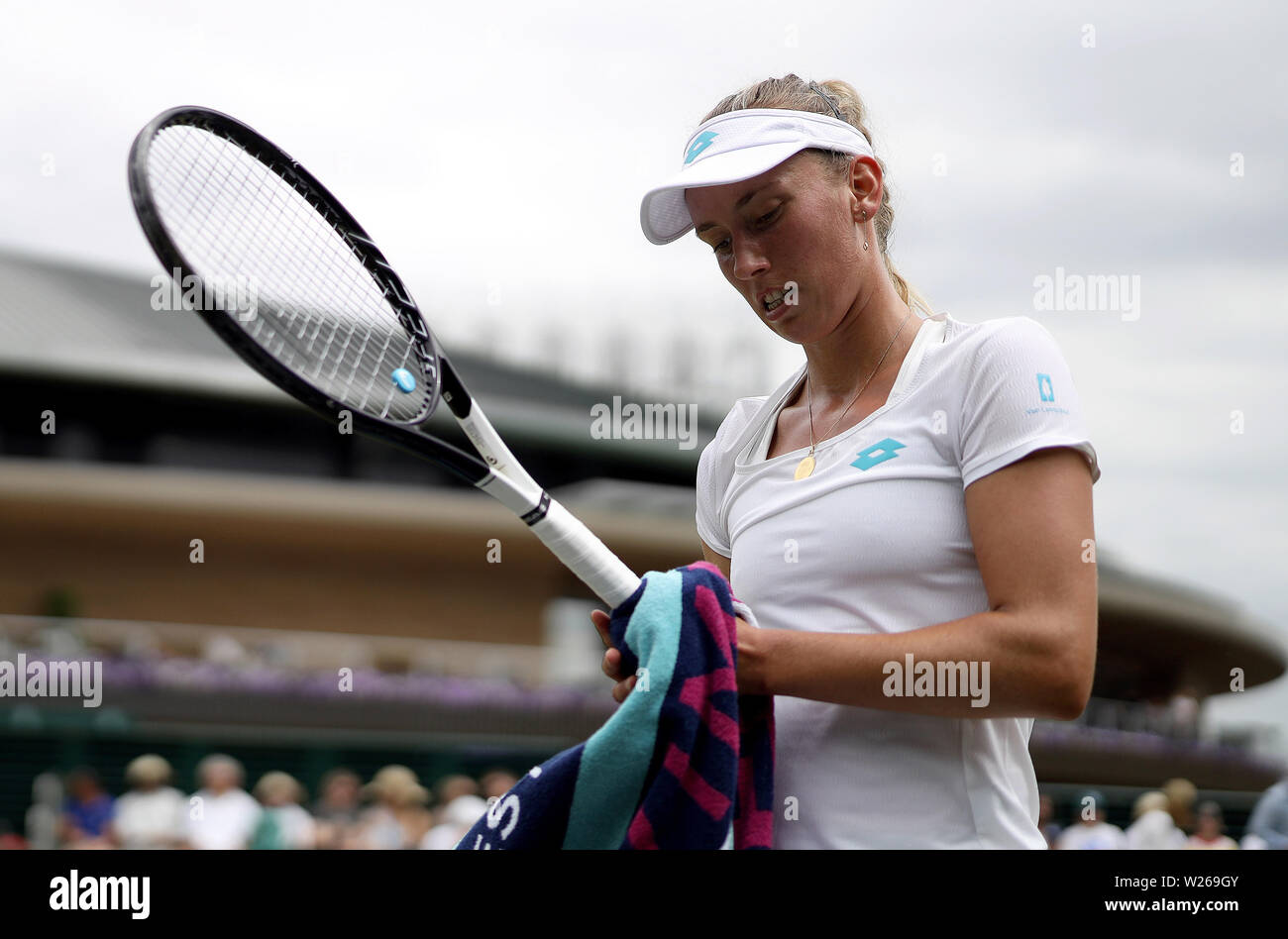 Elise Mertens on day six of the Wimbledon Championships at the All England Lawn Tennis and Croquet Club, Wimbledon. Stock Photo