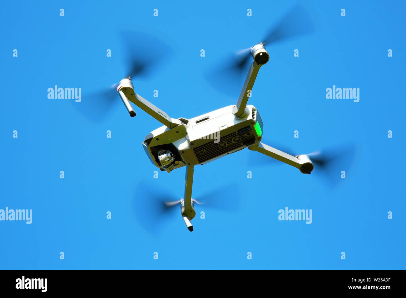 Page 15 - Drone Camera Operator High Resolution Stock Photography and  Images - Alamy