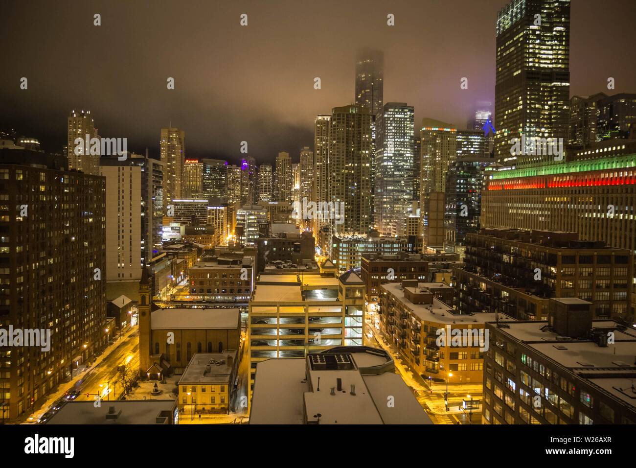Aerial shot chicago downtown skyline hi-res stock photography and ...