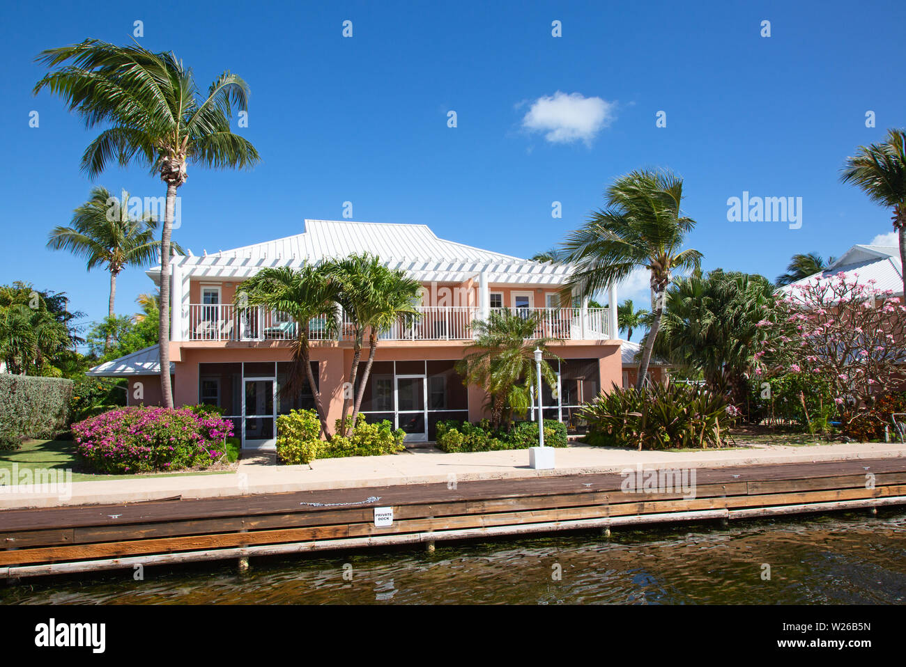Luxury houses on the Grand Cayman island Stock Photo Alamy