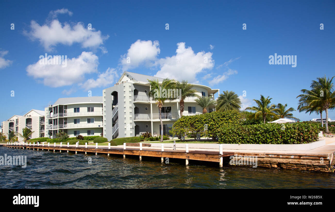Luxury houses on the Grand Cayman island Stock Photo Alamy