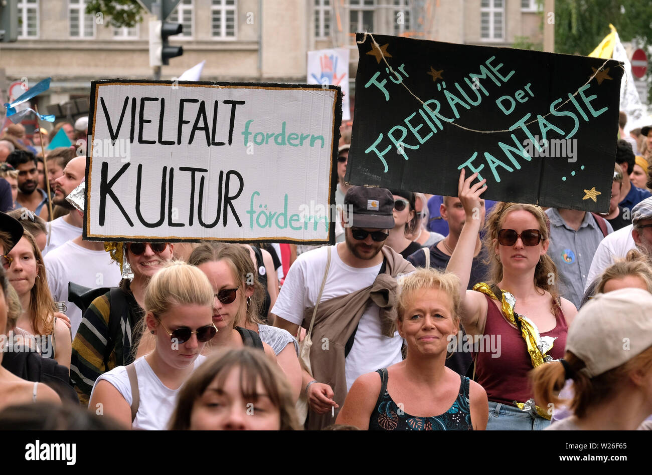 Leipzig, Germany. 06th July, 2019. Participants of a demonstration against racism and exclusion, to which the alliance has #called indivisibly, draw with signs with the inscription 'Vielfalt fordern Kultur fördern' and 'Für Freiräume der Fantasie' through the city. According to the Alliance, Leipzig will be the prelude to further activities this year. Credit: Sebastian Willnow/dpa-Zentralbild/dpa/Alamy Live News Stock Photo