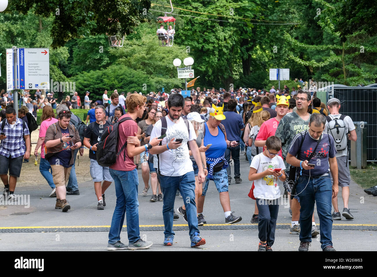 Play Pokemon Go Hi Res Stock Photography And Images Page 12 Alamy