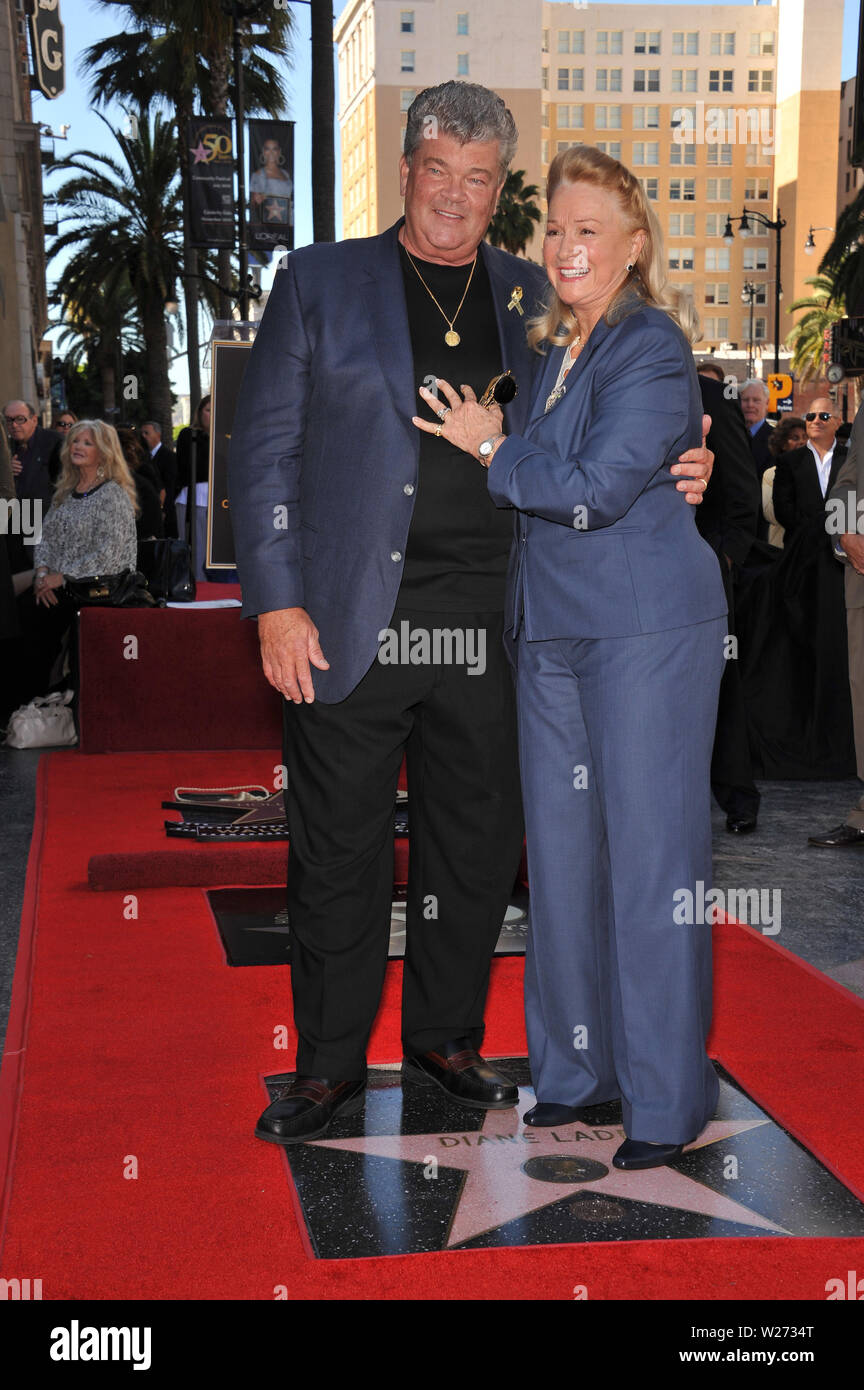 LOS ANGELES, CA. November 01, 2010: Diane Ladd & husband Robert Charles  Hunter on Hollywood Boulevard where, together with her ex-husband Bruce  Dern & their daughter Laura Dern, she was honored with