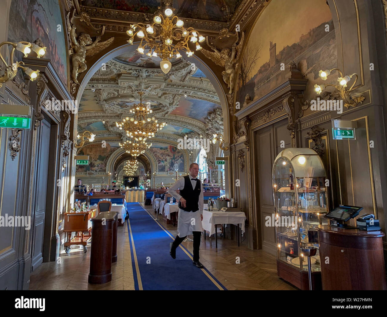 Gare Lyon Bleu Hi res Stock Photography And Images Alamy gare-lyon-bleu-hi-res-stock-photography-and-images-alamy