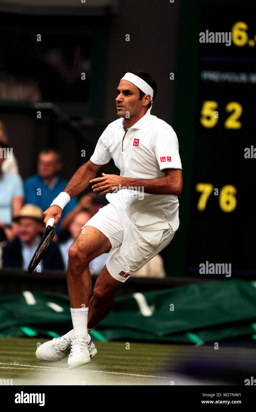 Roger federer uniqlo hi-res stock photography and images - Alamy