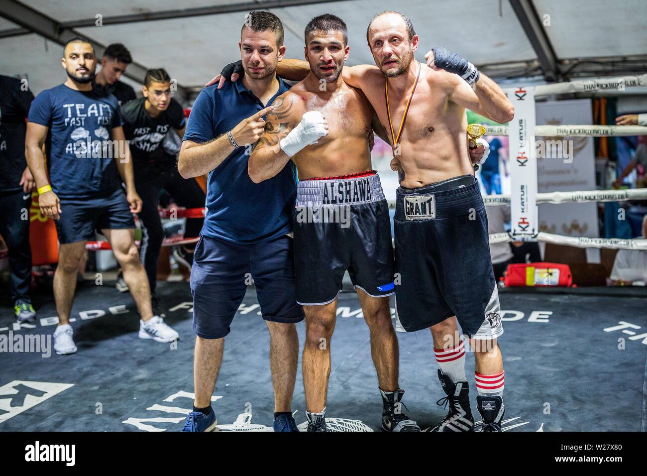 Winner Abdulaweh Alshawa posing with Dmytro Kostenko. GES/Sports/Boxing/Open Air Boxing Durrmersheim, 06.07.2019 Boxing: Open Air Event Durmersheim July 6, 2019 | usage worldwide Stock Photo