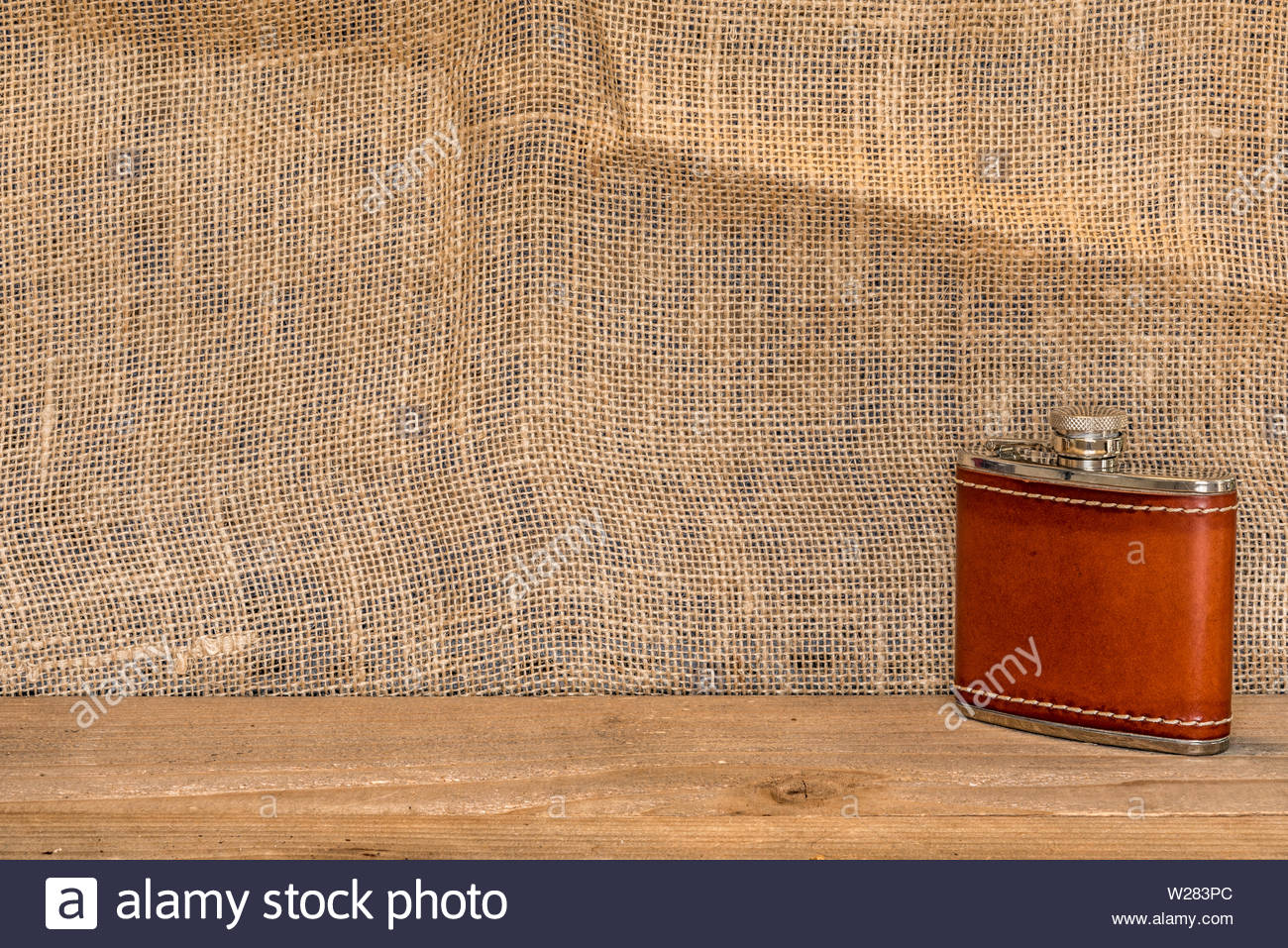 Download Leather Flask High Resolution Stock Photography And Images Alamy Yellowimages Mockups
