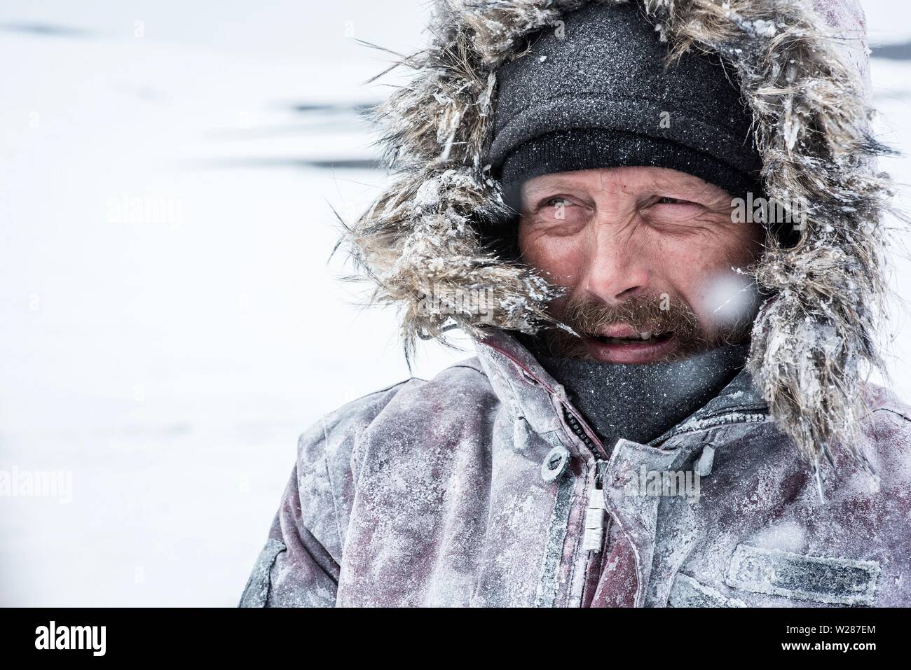 MADS MIKKELSEN in ARCTIC (2018). Credit: PEGASUS / Album Stock Photo