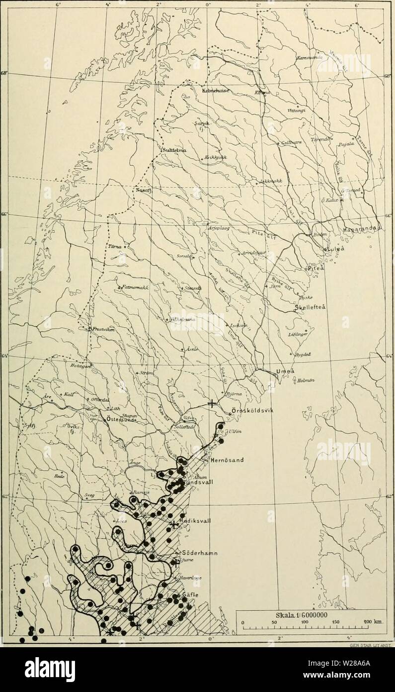 Archive image from page 398 of Den norrländska florans geografiska. Den norrländska florans : geografiska fördelning och invandringshistoria ; med särskild hänsyn till dess sydskandinaviskar arter dennorrlndskaf00ande Year: 1912 KARTOR OCH STà NDORTER 383 Kartan 31. Lind (Tilia europaea). Fossila lokaler äro betecknade met ett +, en lokal för endast tossilt pollen vid hvetsberg i Dalarne med ett svart och hvitt kors; ett sÃ¥dant fynd vid Bjurholm (s. 161) ar ej inlagdt. I Norge gÃ¥r linden endast till 62° 30' n. br. Jfr i ötrigt texten s. 182. Stock Photo