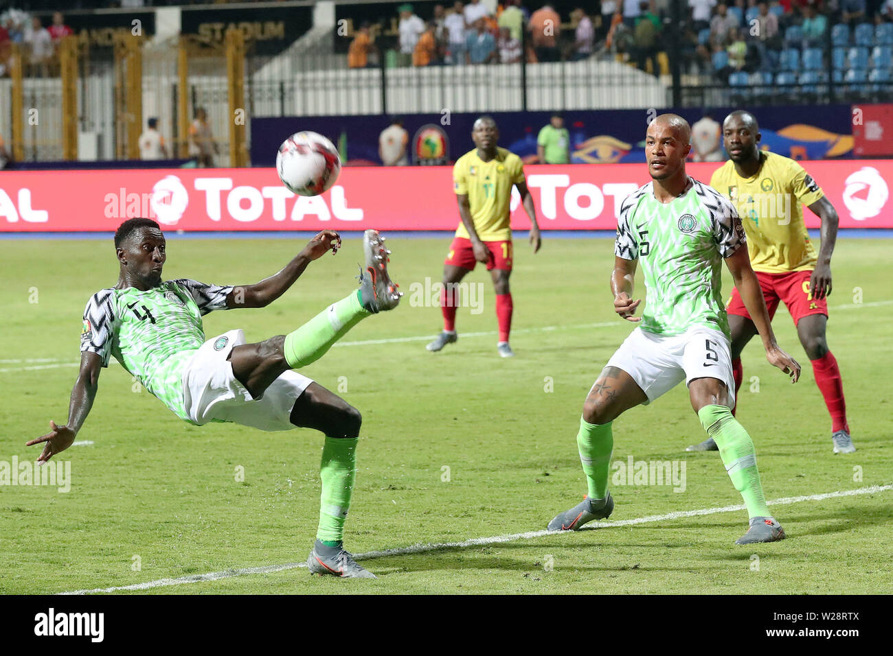Alexandria, Egypt. 6th July, 2019. Wilfred Onyinye Ndidi (1st L) of Nigeria competes during the round of 16 match between Nigeria and Cameroon at the 2019 African Cup of Nations in Alexandria, Egypt, July 6, 2019. Credit: Wang Teng/Xinhua/Alamy Live News Stock Photo