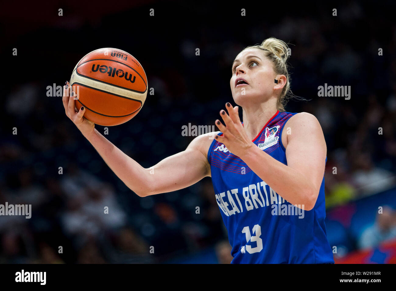 Johannah Leedham of GBR drives to the basket Stock Photo - Alamy