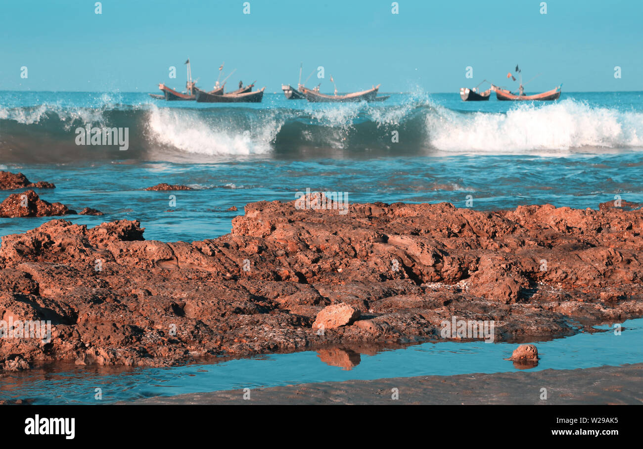 Rocky beach of Saint Martin’s Island in Bangladesh Stock Photo - Alamy
