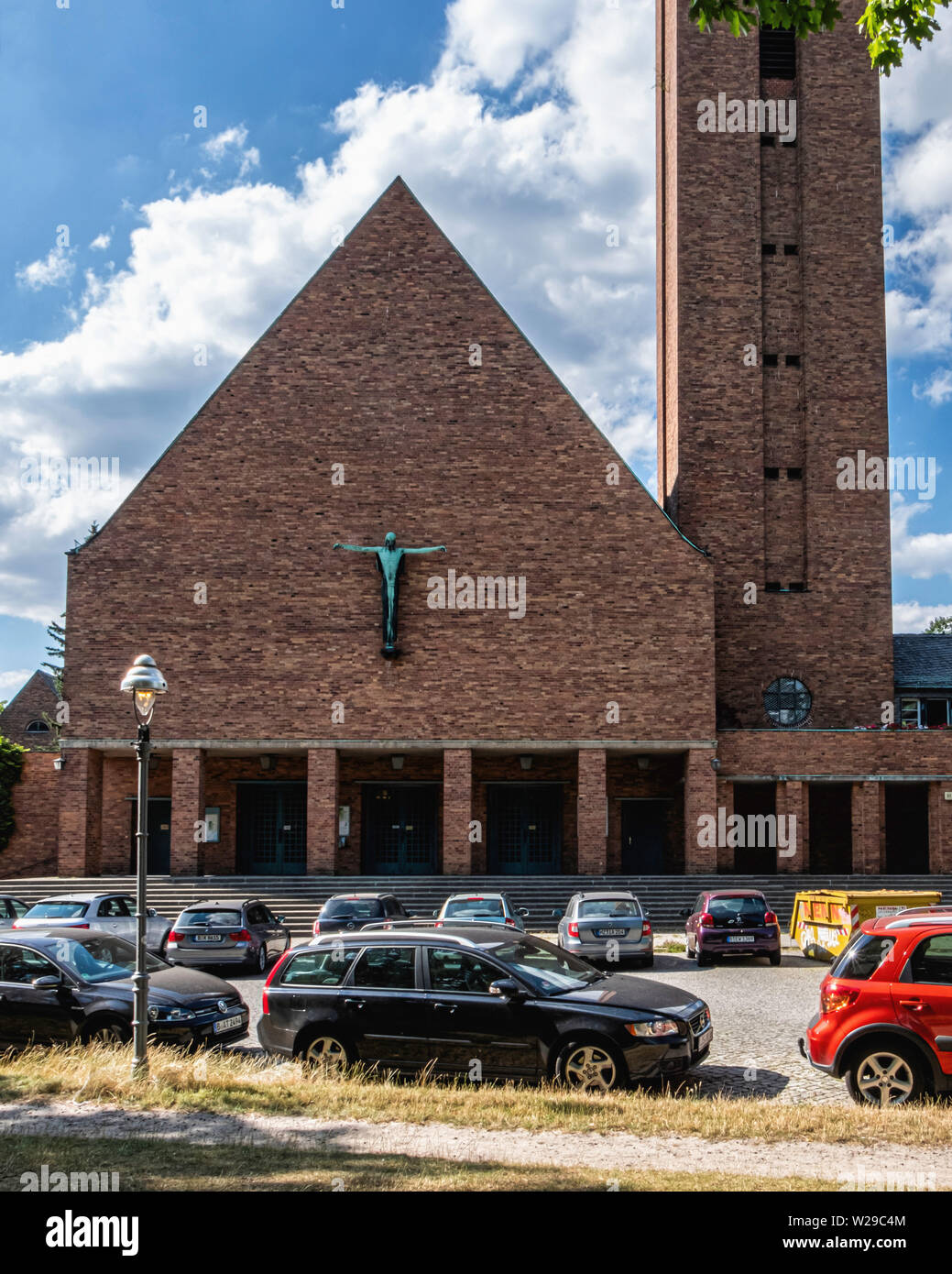 Jesus Christ Church, Hittorfstraße 23, Dahlem-Berlin. Evangelical Protestant Parish Church built early 1930s.The church also serves as cultural Center Stock Photo