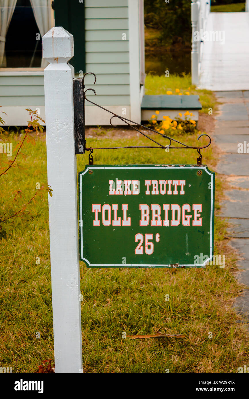 Pretty Byrd Cottage Stock Photos Pretty Byrd Cottage Stock