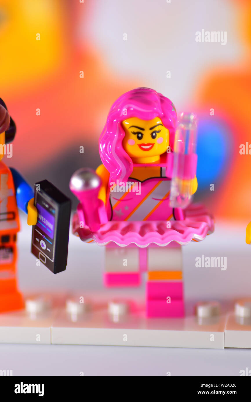 Lego movie stars sale