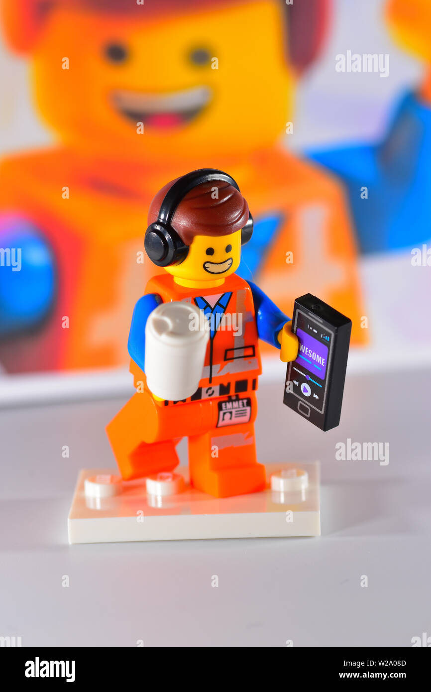 Emmet Lego Movie Mini Figure Character Stock Photo - Download Image Now -  Lego, Characters, Lego Minifigure - iStock