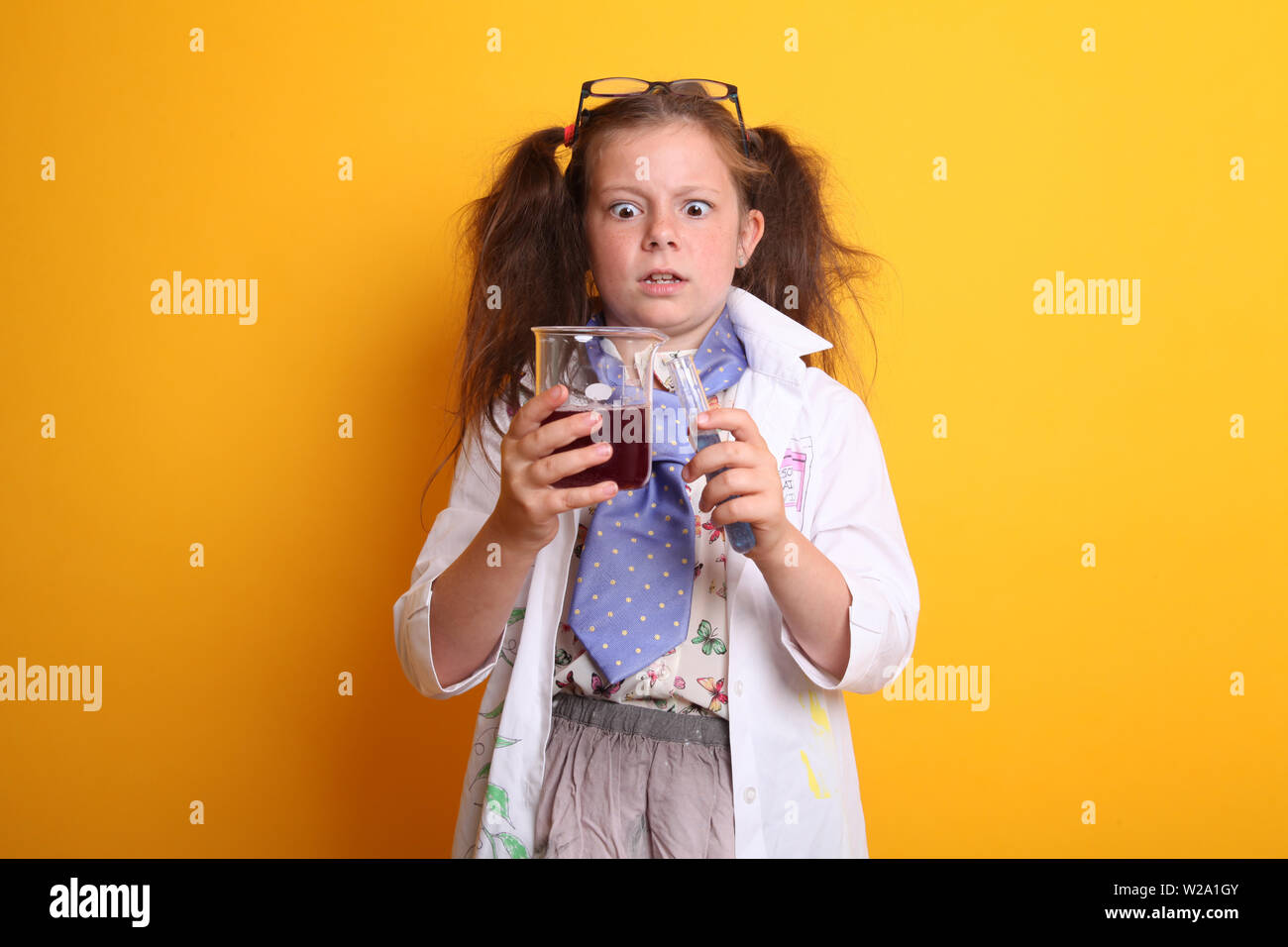 MR Science Geek Young Girl / Female Age 7 looking surprised