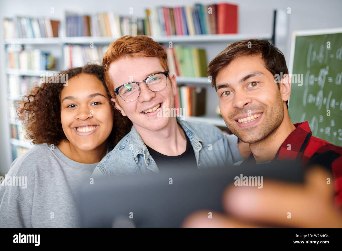 Young college student selfie hi-res stock photography and images - Alamy