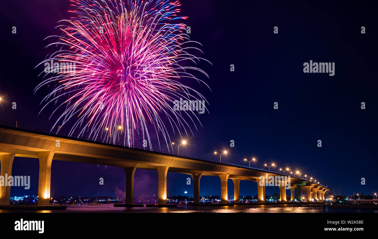 Fireworks by water florida hires stock photography and images Alamy