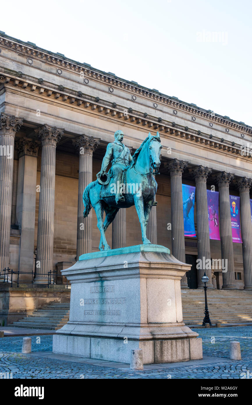 Statue of Albert on Horseback at St George's Hall in Liverpool Stock Photo